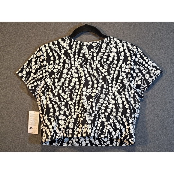 Lands End Womens Black White Floral Swim Crop Top Built-in Bra Size 14 NEW - Picture 2 of 9